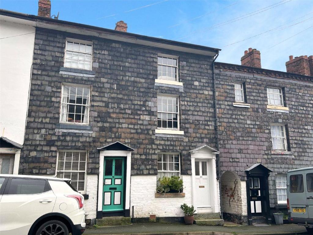 Georgian Terrace Town House In Mid Wales * Newtown (Powys)